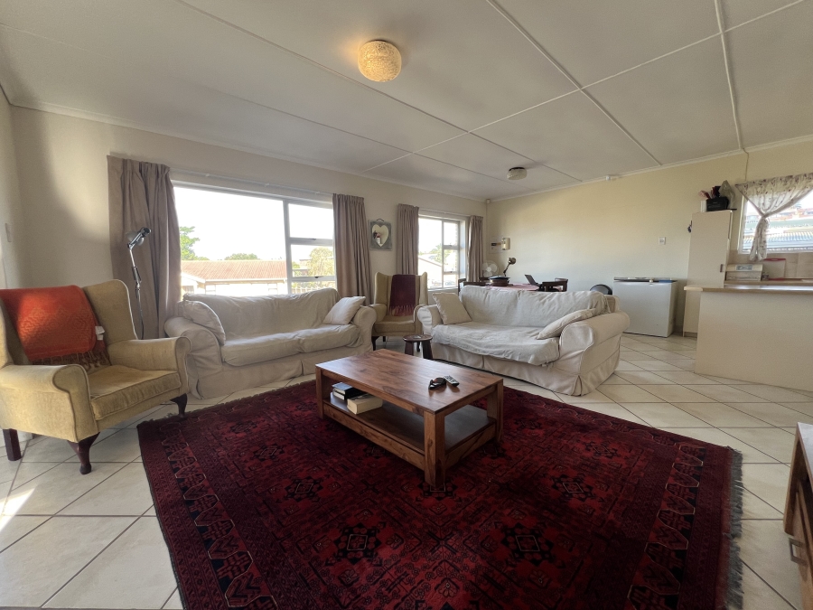 4 Bedroom Property for Sale in Wavecrest Eastern Cape